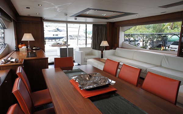 Аренда моторной яхты Sunseeker 86 Maxxx на Мальдивах